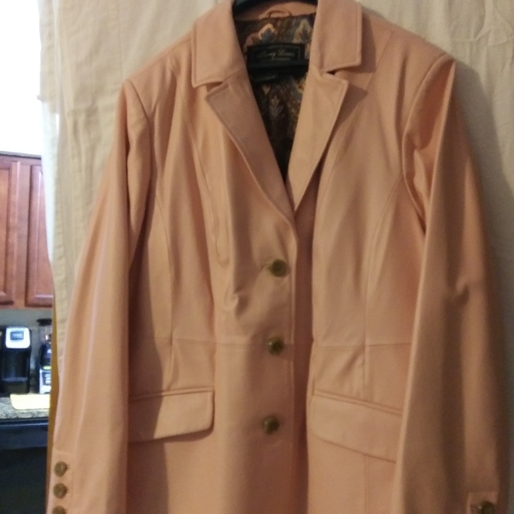NEVER WORN STYLISH 100% GENUINE LEATHER JACKET